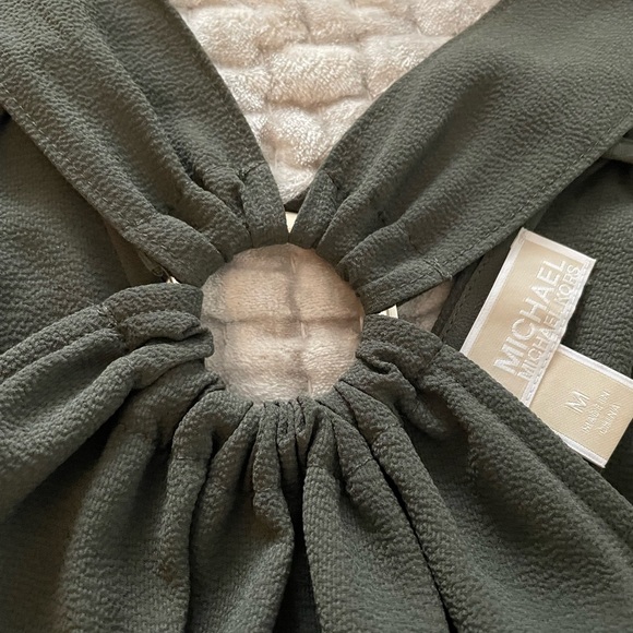 Women’s Michael Kors Olive O Ring Halter Tank  EUC size M - Picture 2 of 3